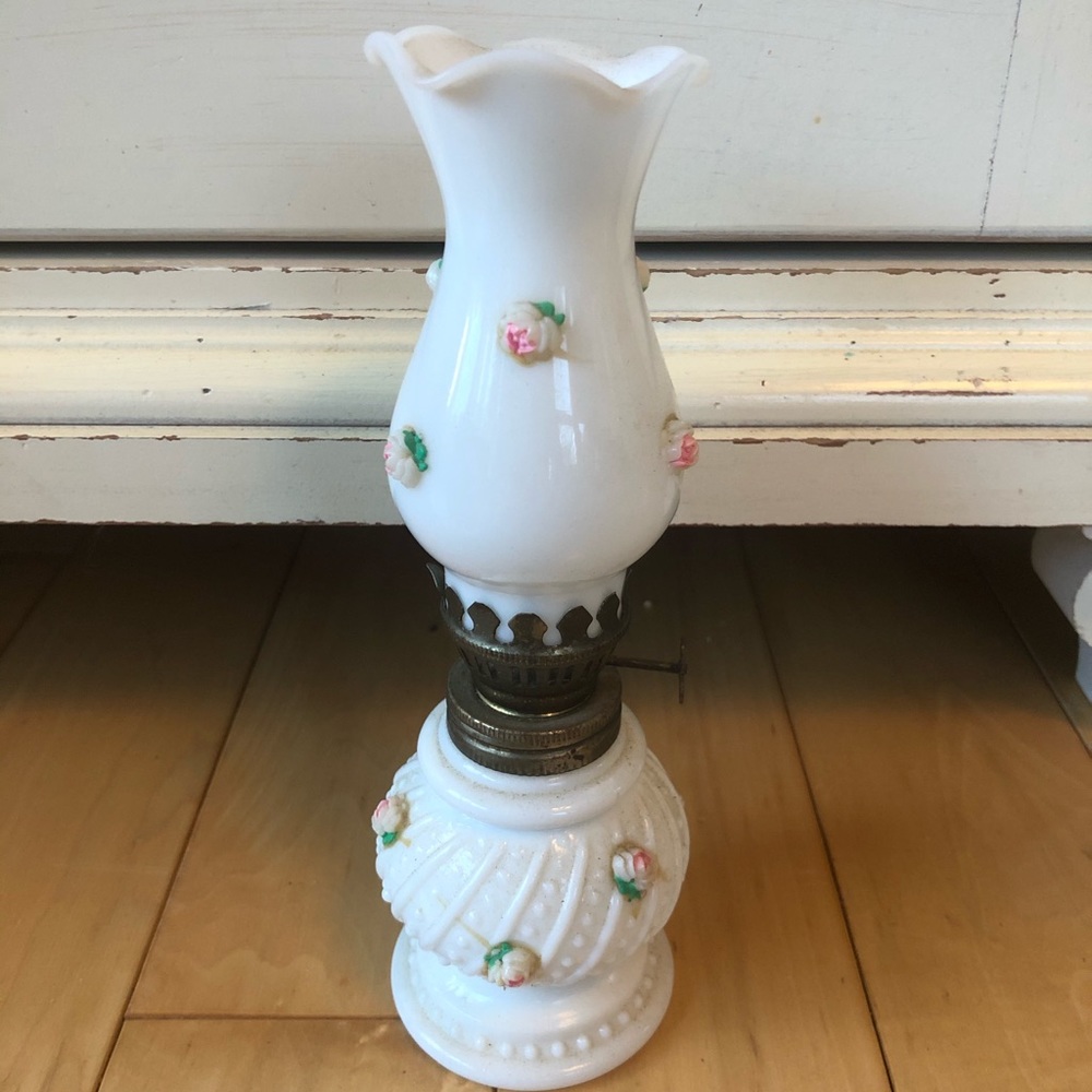 Vintage lantern 🌸 - Picture 3 of 5